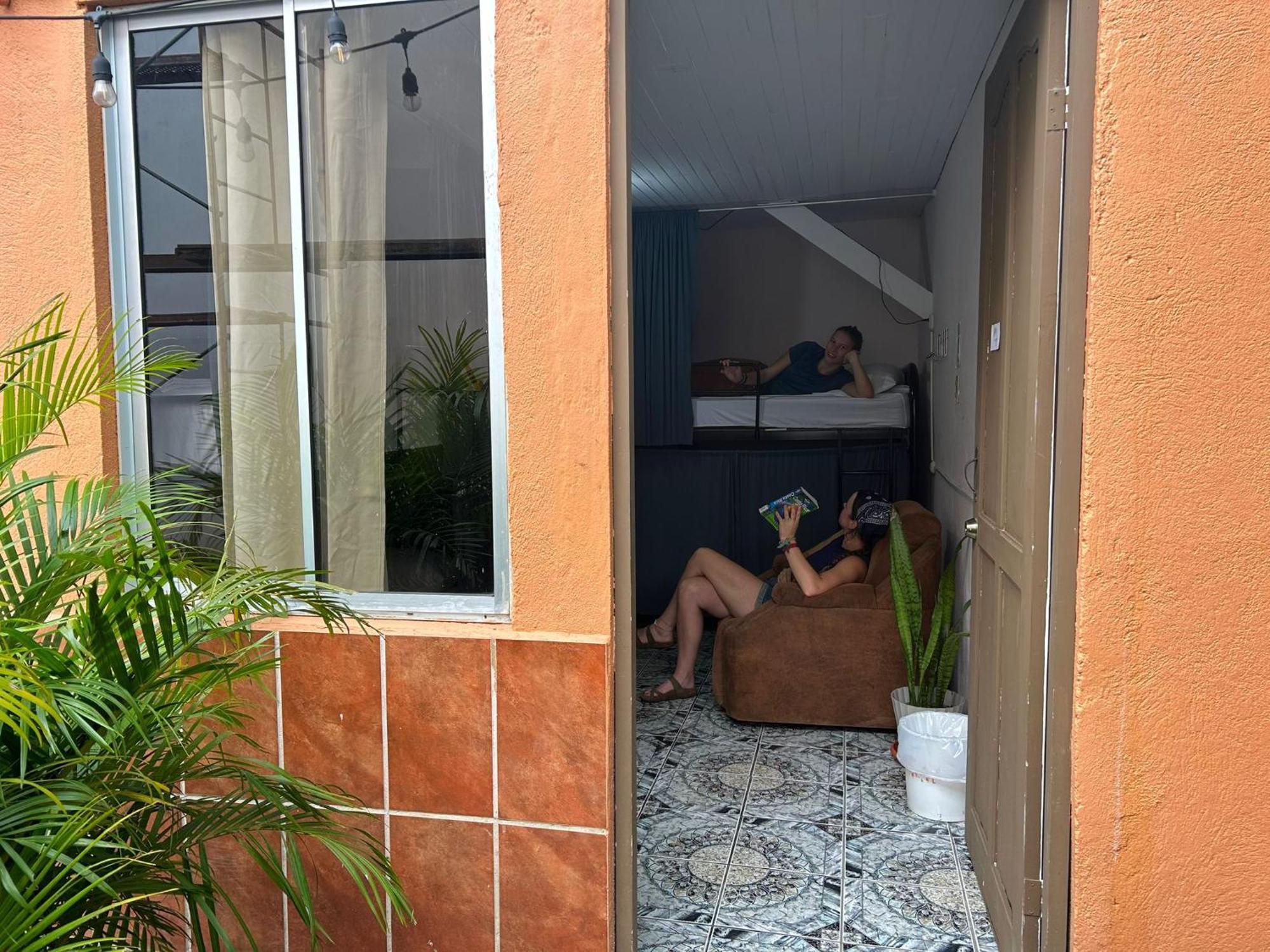 Alpha Arenal Hostel La Fortuna Exteriör bild