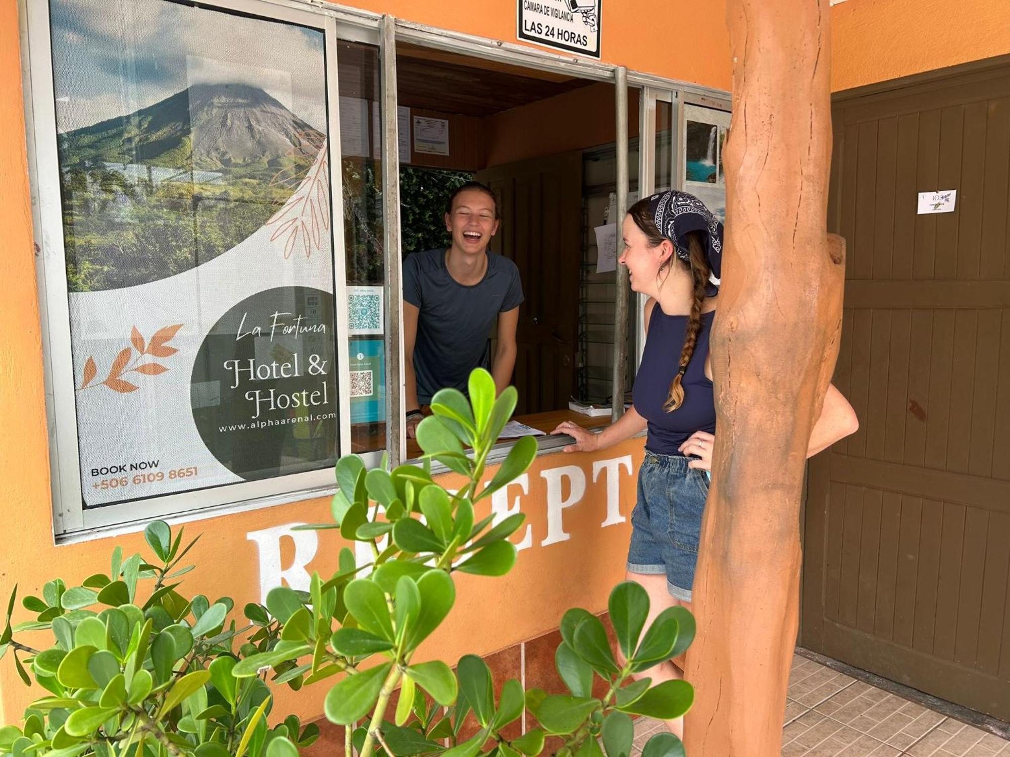 Alpha Arenal Hostel La Fortuna Exteriör bild